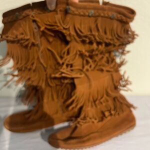 Minnetonka Tan Fringe Boots